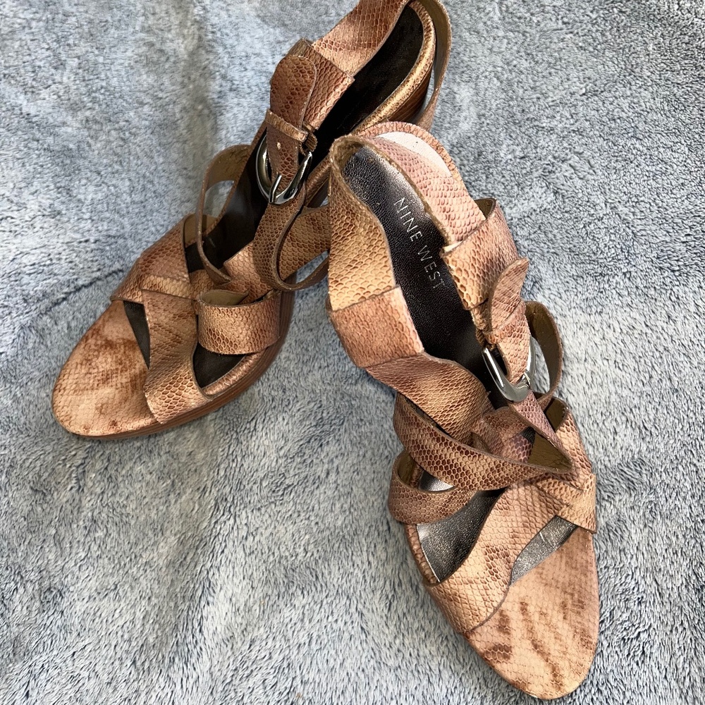 Nine West wooden heel with leather upper